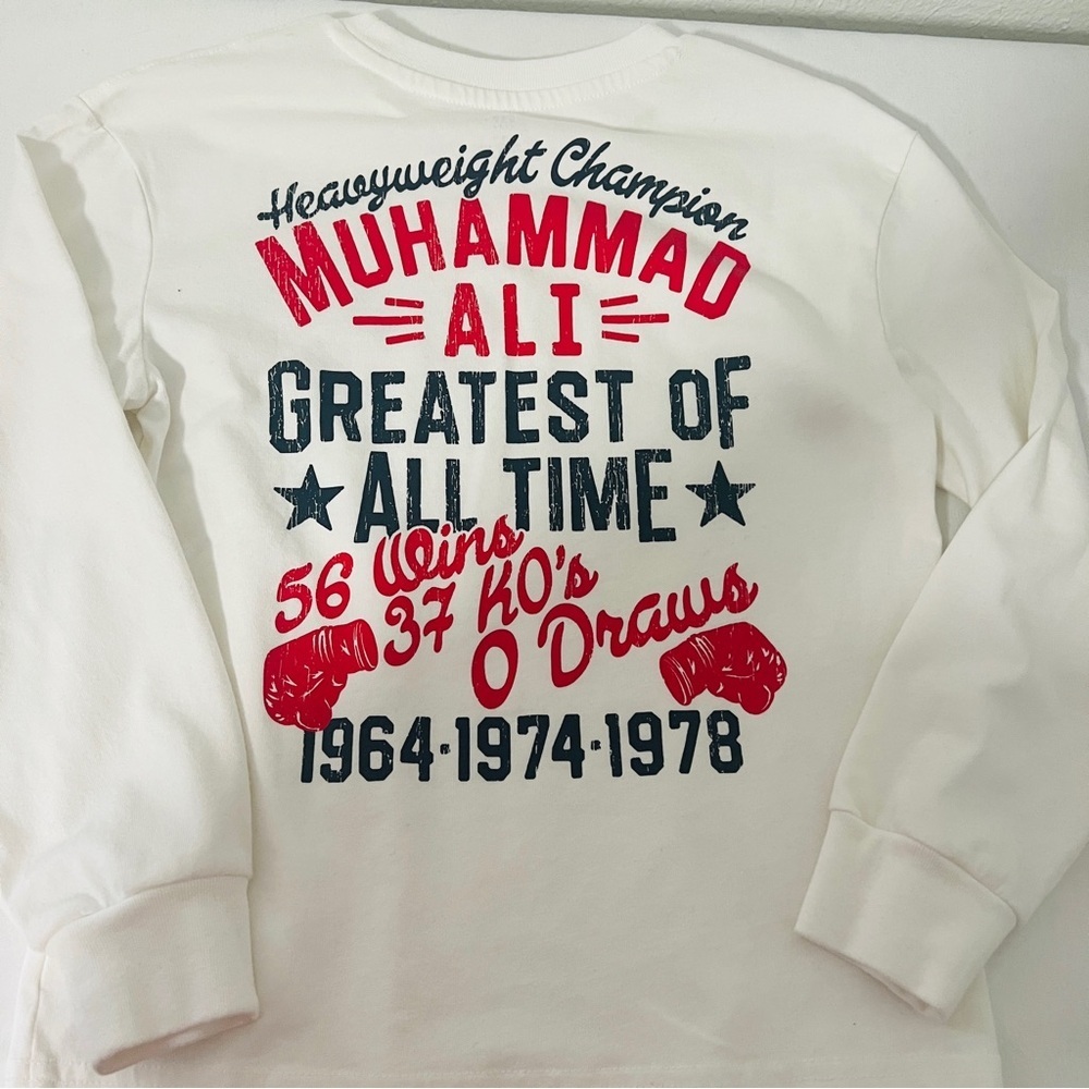 GAP Kids Boys Small Bundle (3) Graphic Long Sleeve Basquiat, Boxing, Machu EUC - Picture 5 of 9